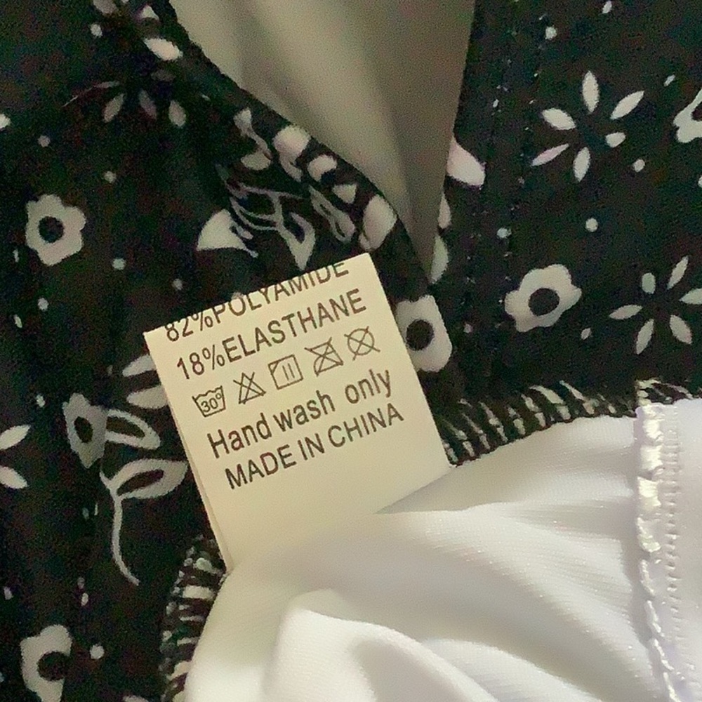 One Piece Ditsy floral Swimsuit NWOT - Picture 5 of 7